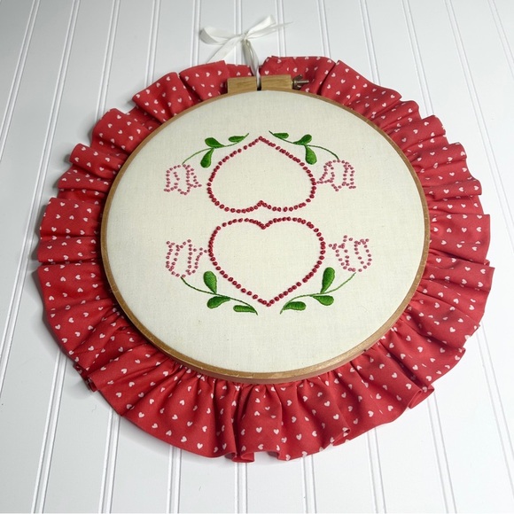 Handmade Vintage Embroidery Framed Hoop Hearts Ruffle Trim Grandma Cottage Core - Picture 2 of 8